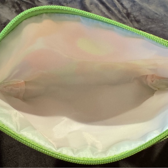 NEW Clinique Floral Makeup Pouch - Picture 3 of 3